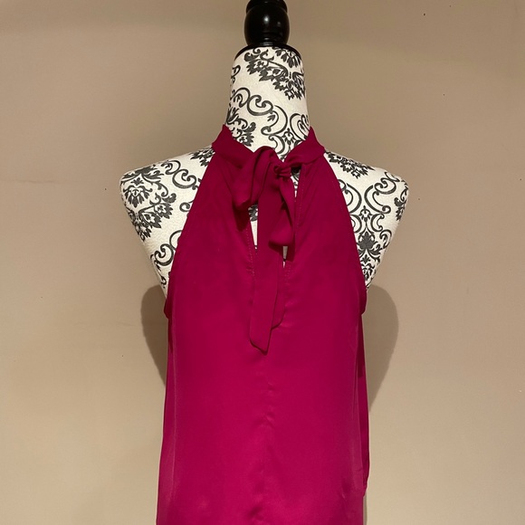 2 for $20 🎉 Beautiful Tank - Picture 2 of 2